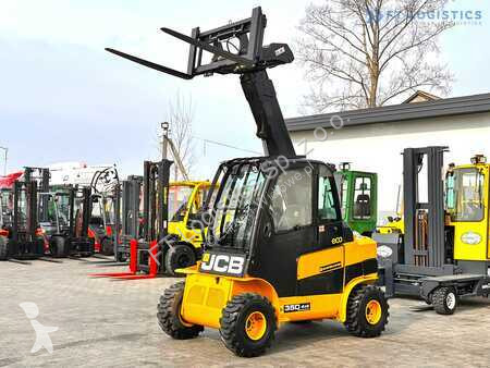 Încărcător telescopic JCB