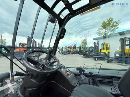 Încărcător telescopic JCB