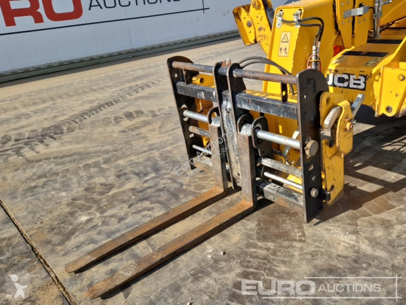 رافعة شوكية تلسكوبية JCB 540-140 Hi Viz