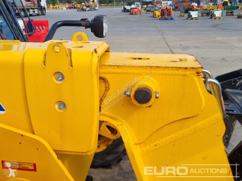 Teleskopický vozík JCB 525-60 Hi Viz