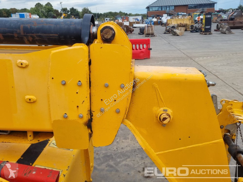 Teleskopický vozík JCB 540-140 Hi Viz