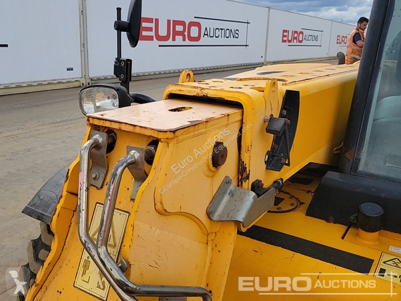 Teleskopický vozík JCB 525-60 Hi Viz