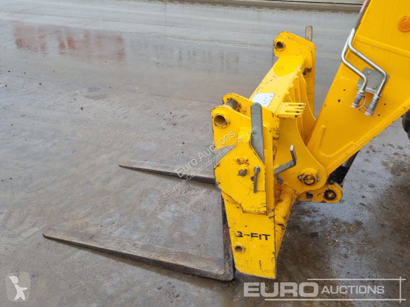 Teleskopický vozík JCB 535-95