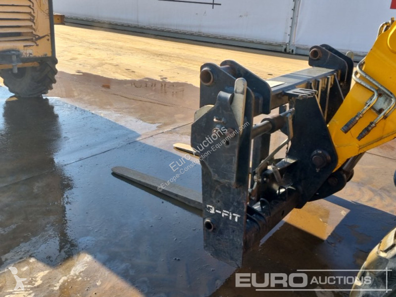 Teleskopický vozík JCB 525-60 Hi Viz