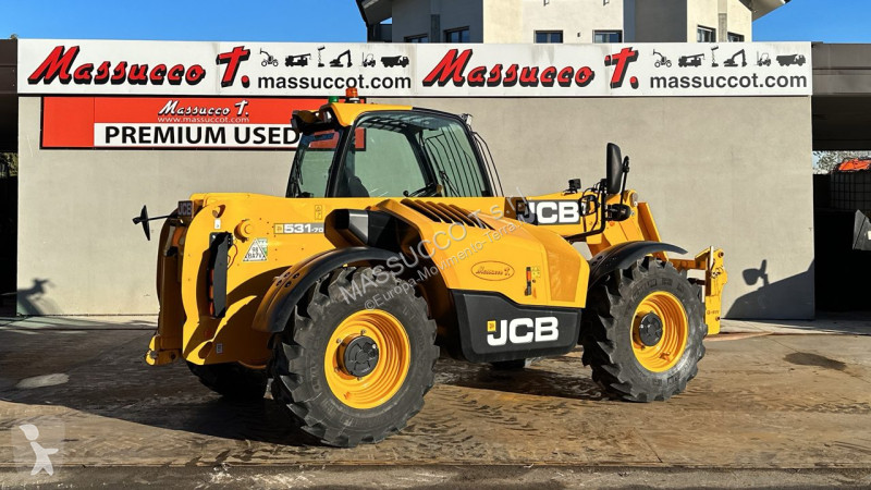 رافعة شوكية تلسكوبية JCB