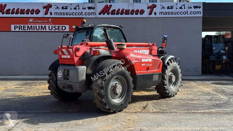 رافعة شوكية تلسكوبية Manitou 4x4x4
