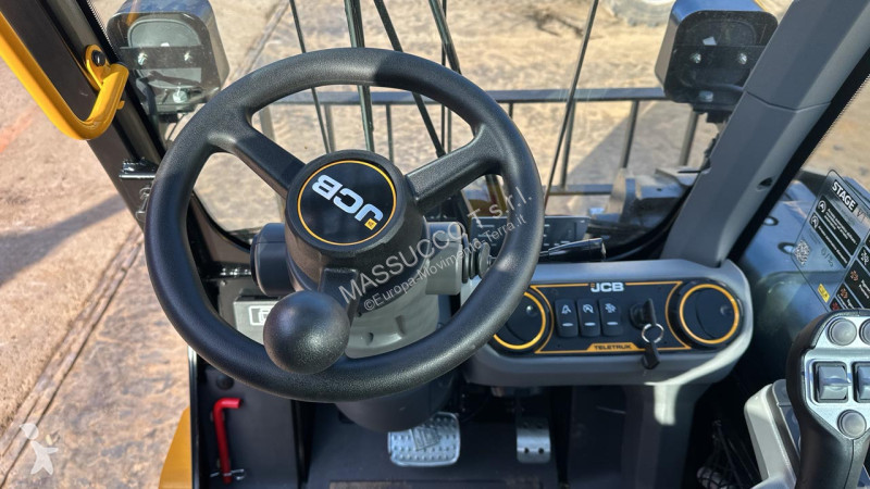 رافعة شوكية تلسكوبية JCB 35-26D 4x4