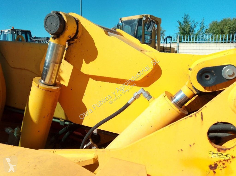 رافعة شوكية تلسكوبية Manitou