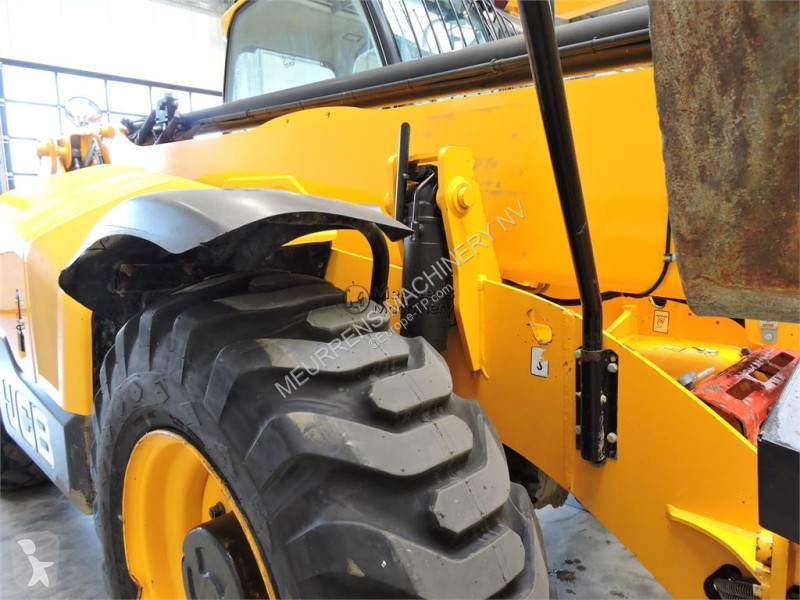رافعة شوكية تلسكوبية JCB