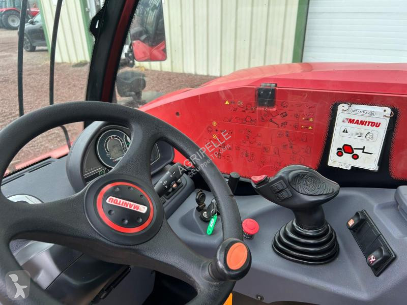 Teleskopický manipulátor Manitou  MT625
