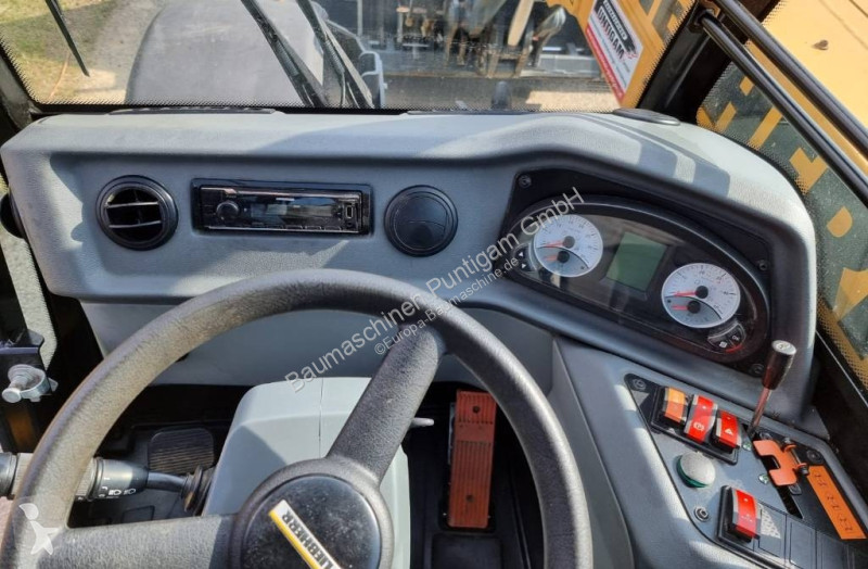 رافعة شوكية تلسكوبية Liebherr T 32-7