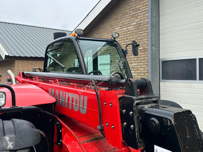 Teleskopický manipulátor Manitou MT1033