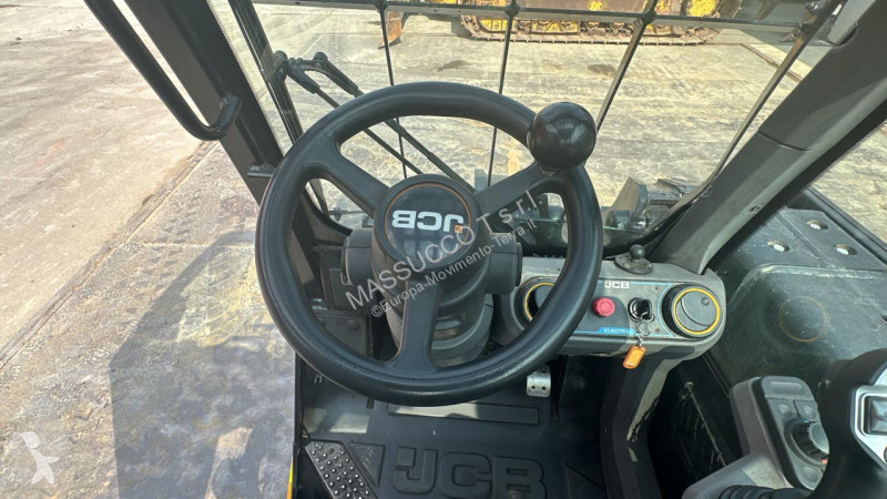 Sollevatori telescopici JCB 30-19E 4x2