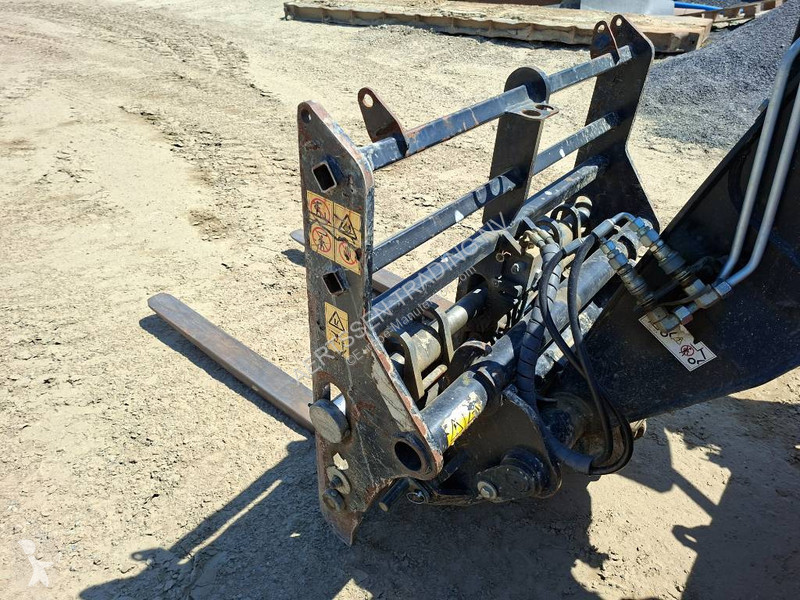 رافعة شوكية تلسكوبية Manitou e