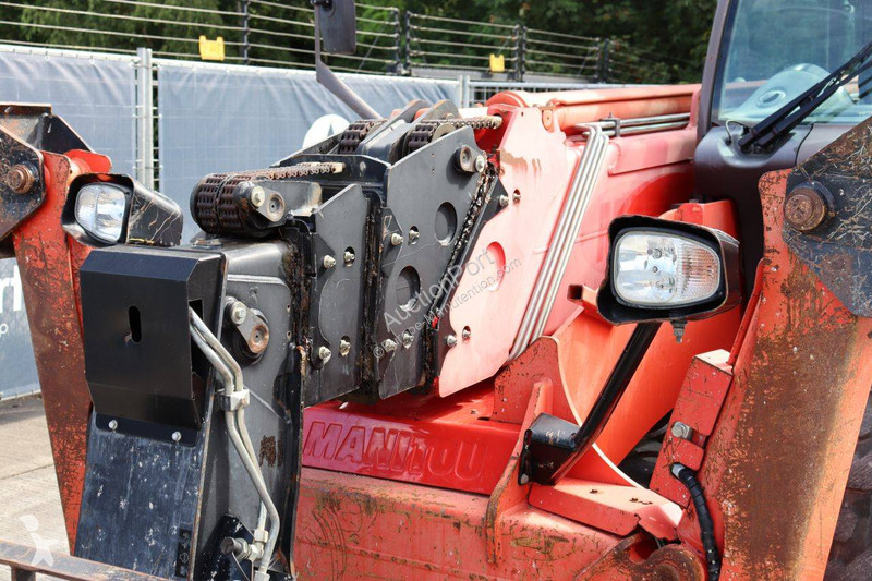 Телескопический погрузчик Manitou