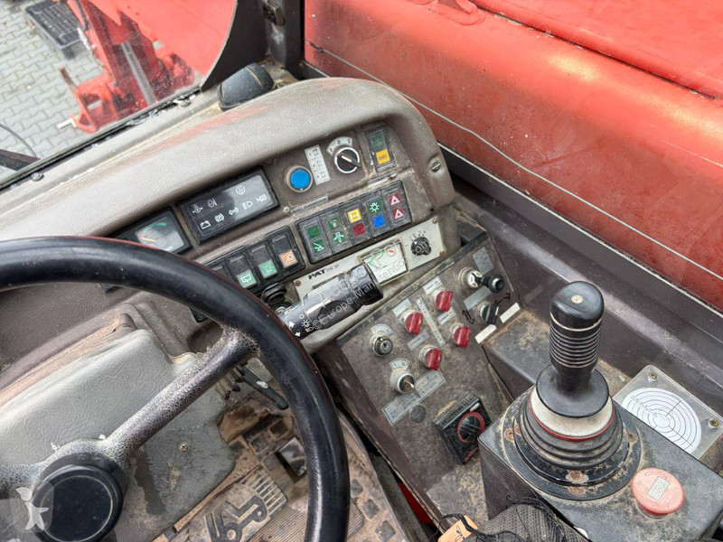 Teleskopický manipulátor Manitou MRT 2145