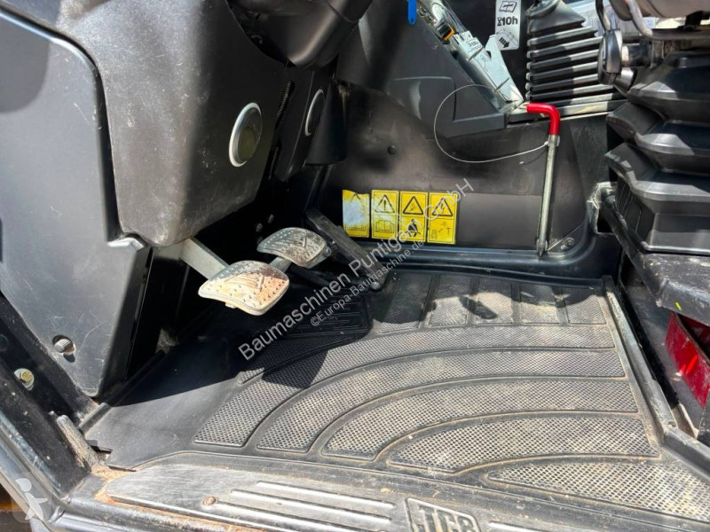 رافعة شوكية تلسكوبية JCB