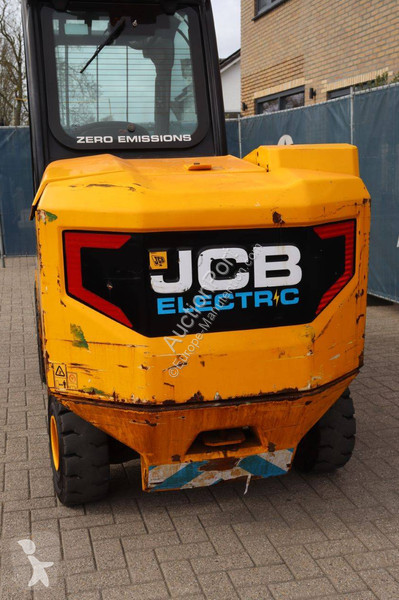 Телескопический погрузчик JCB 30-19E