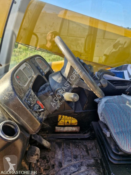 Телескопичен товарач JCB 5TC
