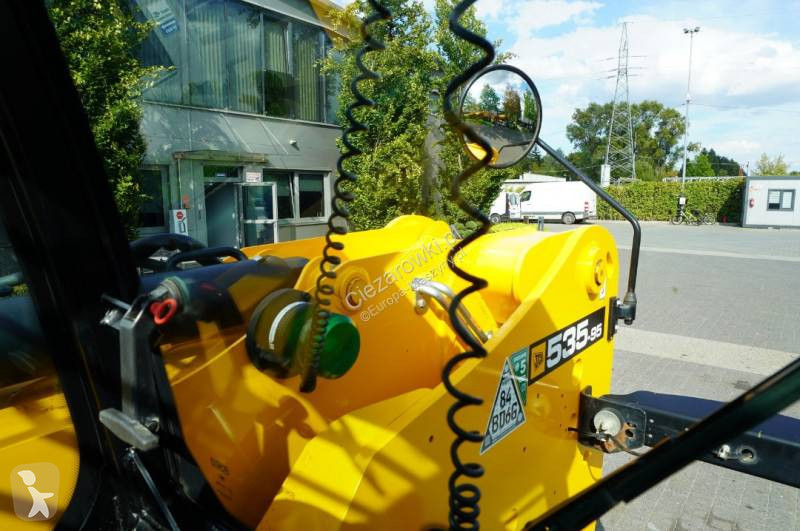 Chariot télescopique JCB