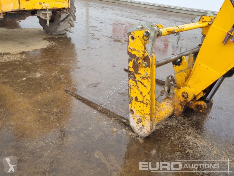 Teleskopický vozík JCB 540-140 Hi Viz