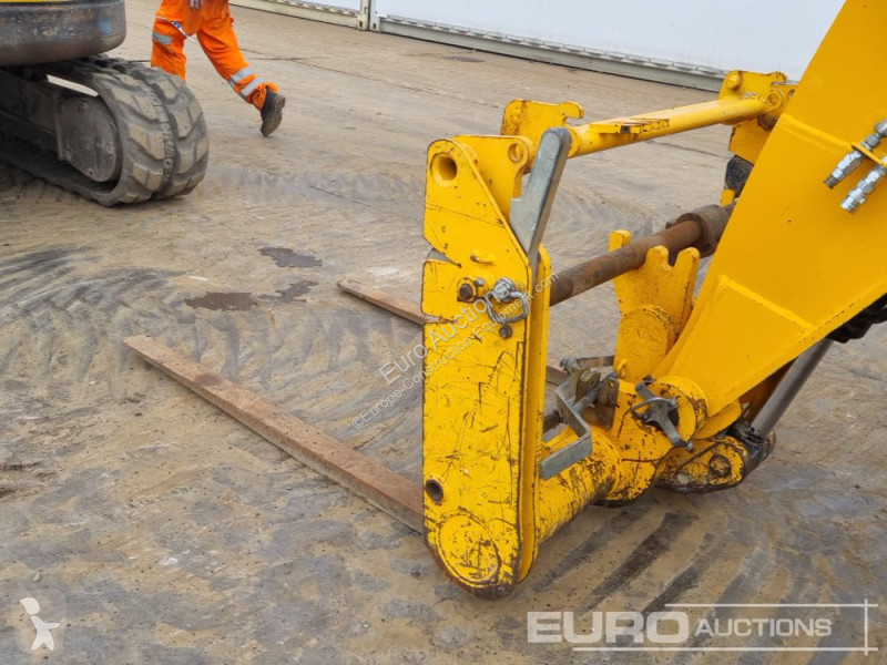 Teleskopický vozík JCB 540-140 Hi Viz