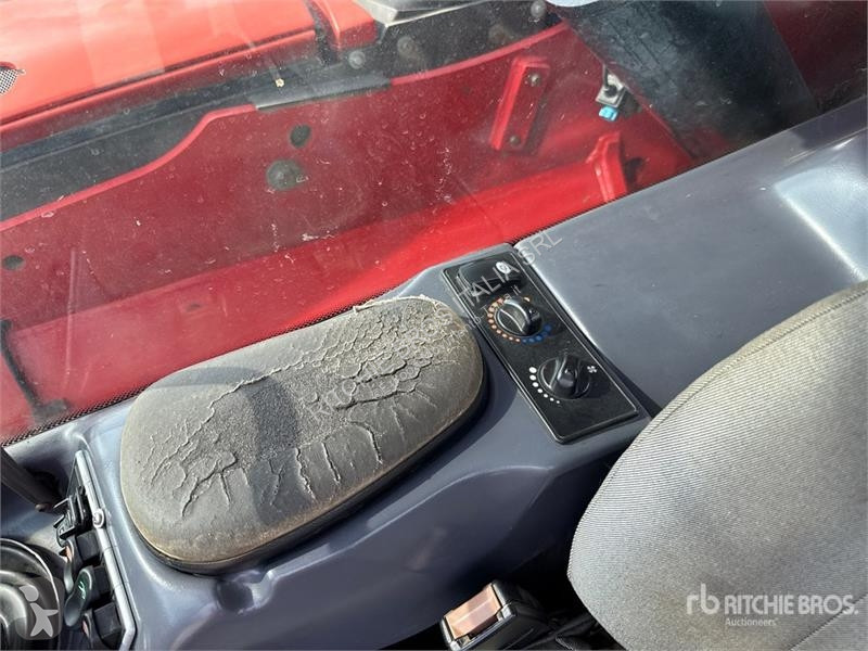 Телескопічний навантажувач Manitou...