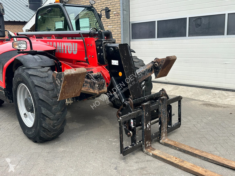 Teleskopický manipulátor Manitou MT1033