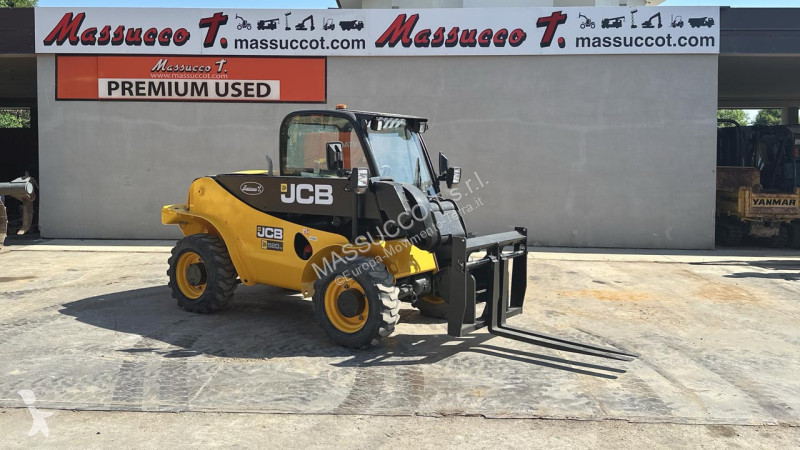 رافعة شوكية تلسكوبية JCB 4x4