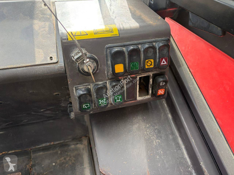 Teleskopický manipulátor Manitou M30-4