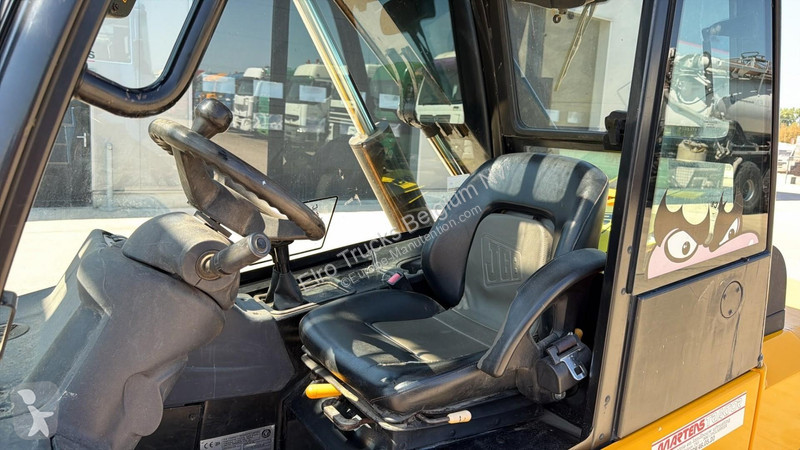 Chariot télescopique JCB 35D ( 853.6 HOURS !!!...