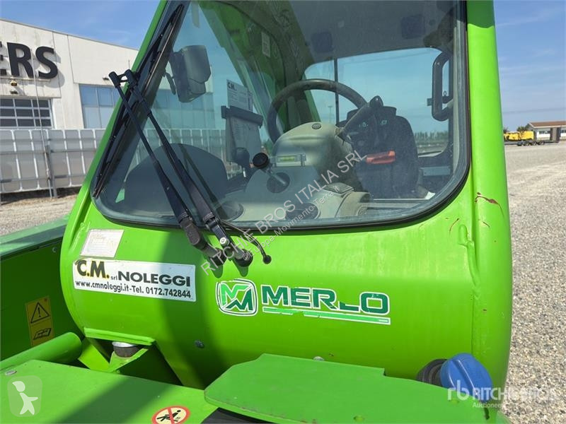 Телескопічний навантажувач Merlo P38.13PLUS