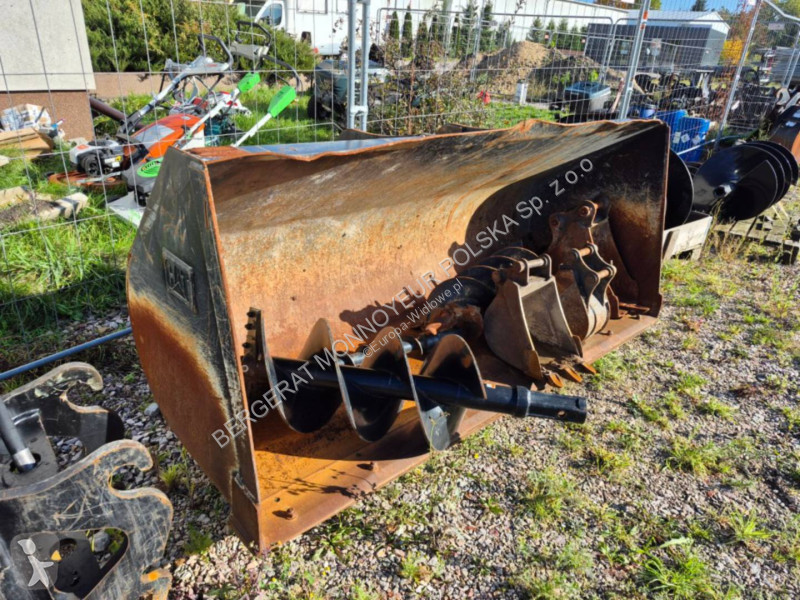 Teleskopický vozík Caterpillar TH 417D