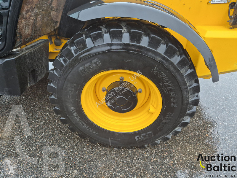 Teleskopický vozík JCB 540V180