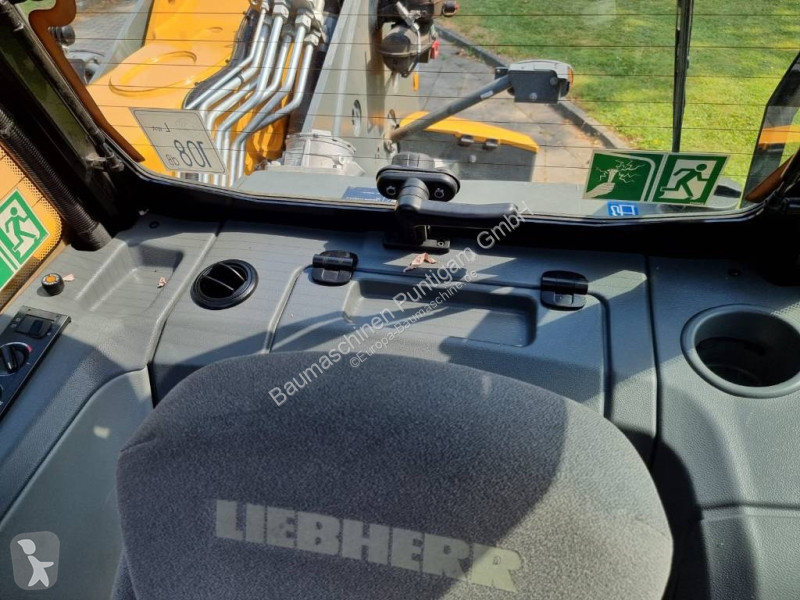 رافعة شوكية تلسكوبية Liebherr T 60-9 S