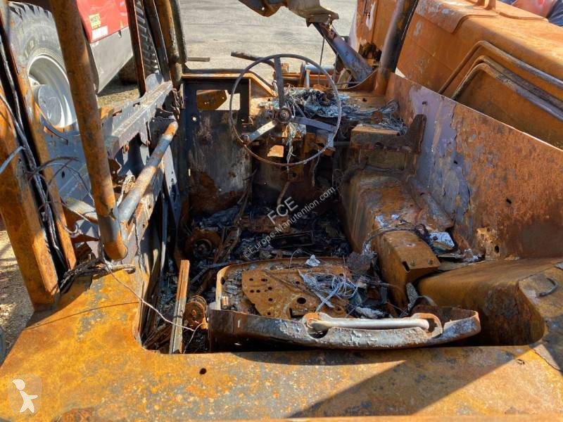 Încărcător telescopic Manitou MLT 737 endommagé