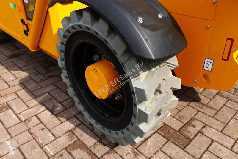 Încărcător telescopic JCB 525-60E Guarantee!...