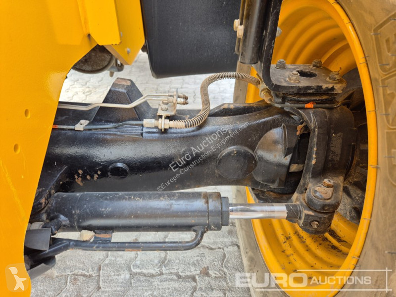 رافعة شوكية تلسكوبية JCB 540-170