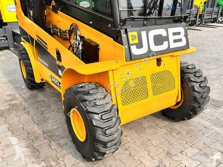 Încărcător telescopic JCB