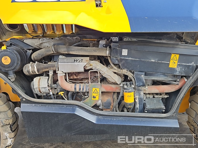 Teleskopický vozík JCB 525-60 Hi Viz