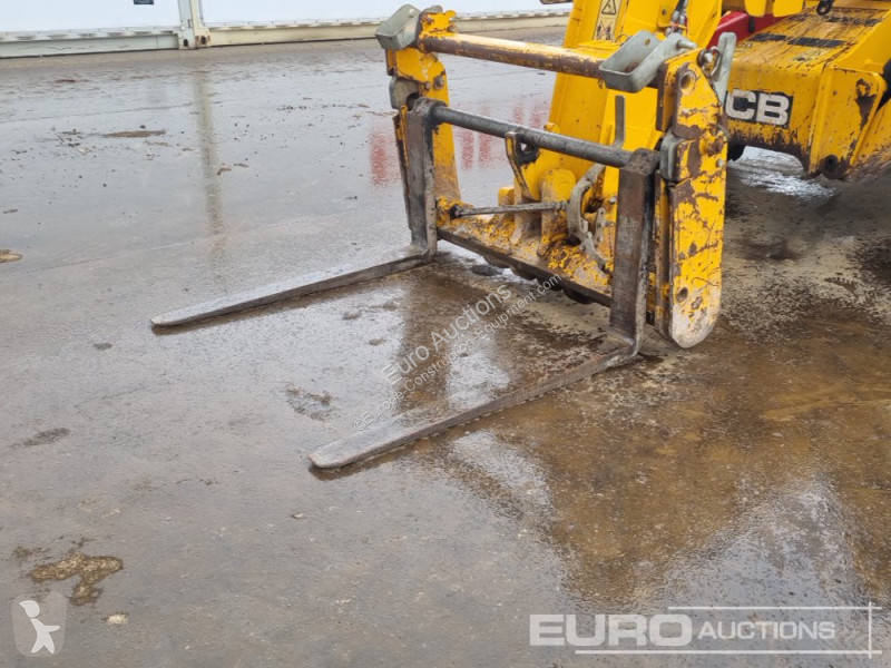 Teleskopický vozík JCB 540-140 Hi Viz