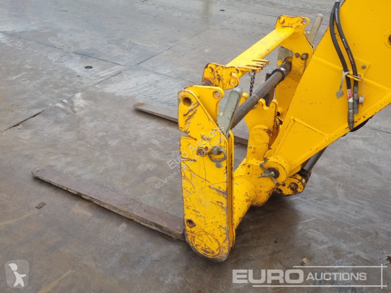 Teleskopický vozík JCB 540-140 Hi Viz