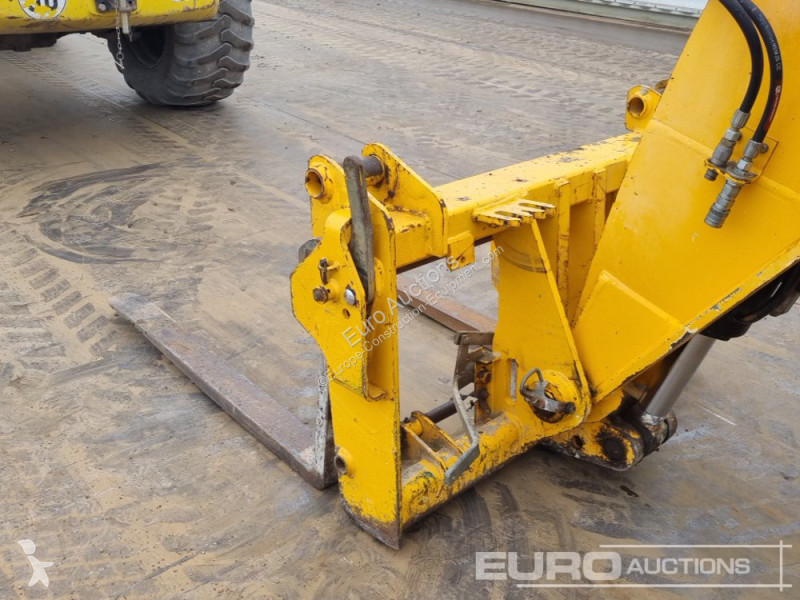 Teleskopický vozík JCB 535-140 Hi Viz