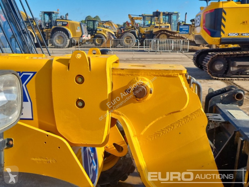 Teleskopický vozík JCB 525-60 Hi Viz