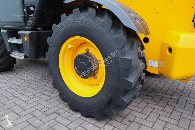 رافعة شوكية تلسكوبية JCB HI VIZ Diesel Stage V,...