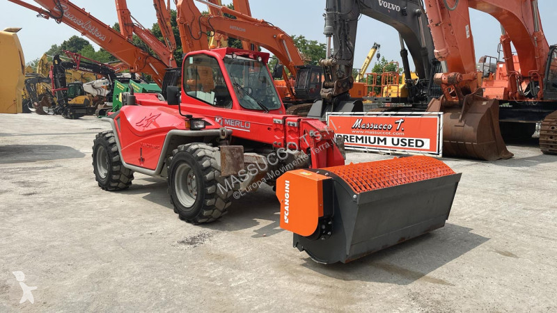 Teleskopický manipulátor Merlo P38.13 LOX