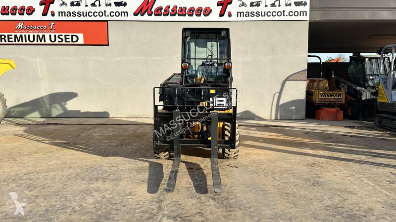 رافعة شوكية تلسكوبية JCB 35-26D 4x4