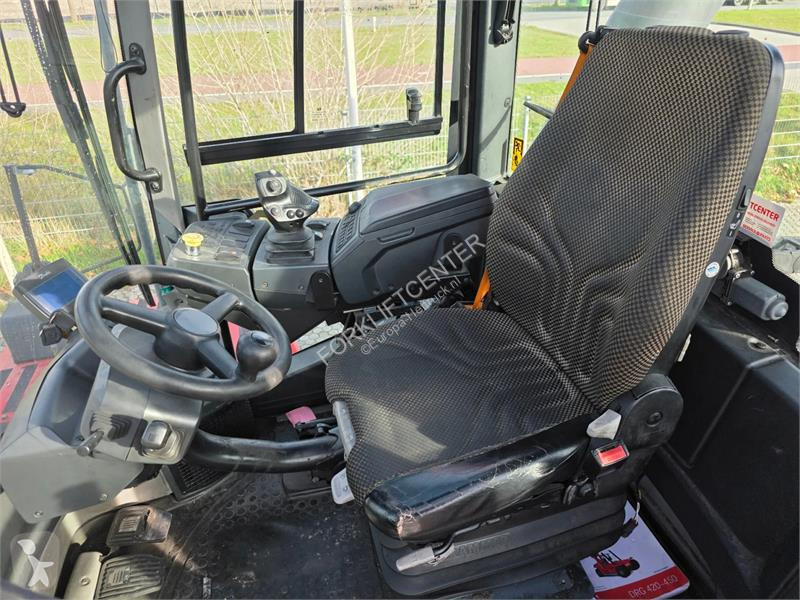 Телескопичен товарач Kalmar DRG450-60S5