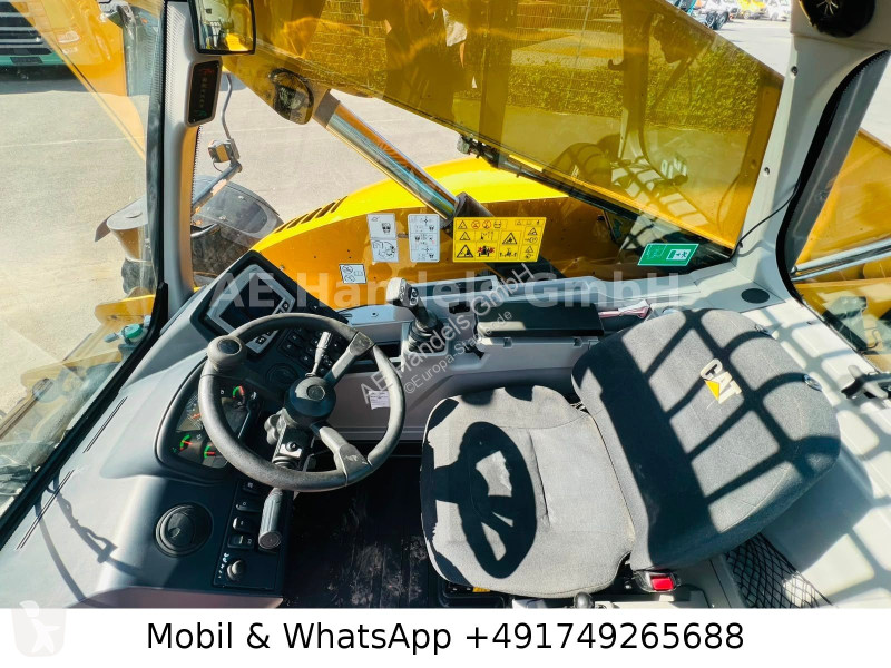 رافعة شوكية تلسكوبية Caterpillar TH408D...