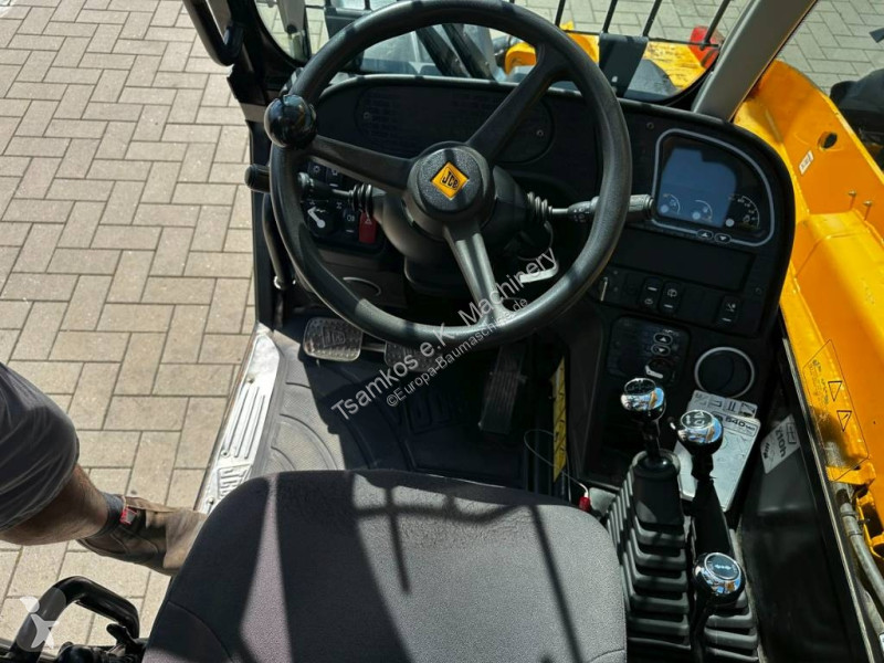 Carretilla telescópica JCB HiViz...